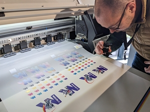 Motif Premium Belagt Omedelbar Varm Skala DTF Pet Transferfilm 75 mikron - 60 cm x 100 meter